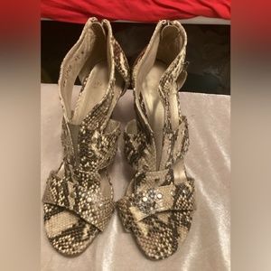 Stuart Weitzman faux  snake skin T strap leather stiletto Sz 9.5